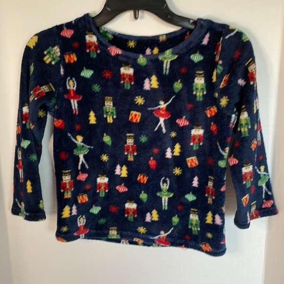 Soft & Cozy Nutcracker 2 piece lounge/ pajama set child size 8-10 - Picture 4 of 17